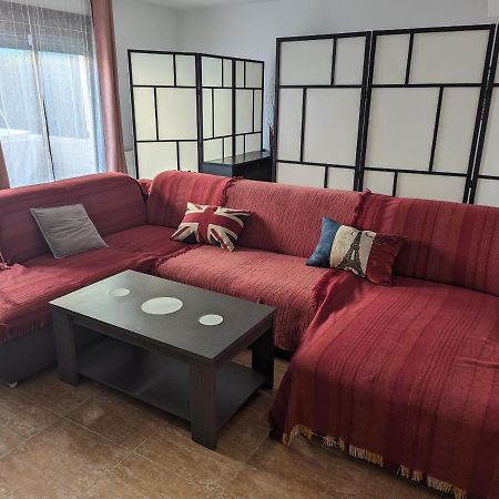 Vivienda Compartida Con Ambiente Familiar Lägenhet Sesena Exteriör bild